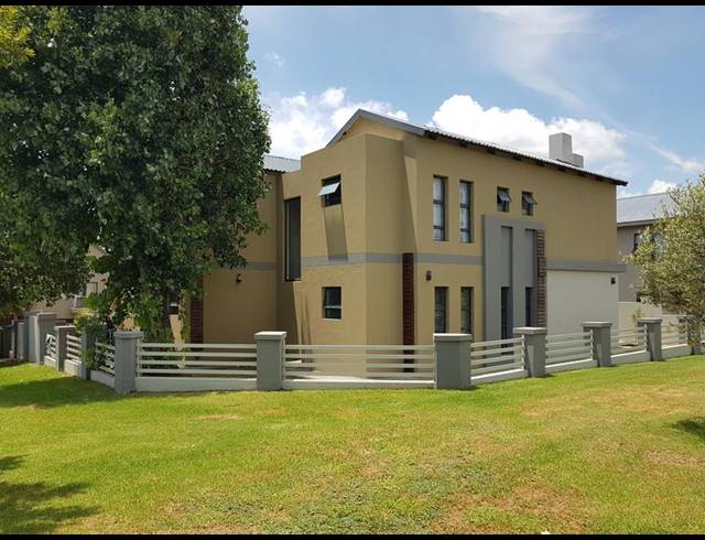 4 BEDROOM HOUSE FOR SALE IN COPPERLEAF ESTATE